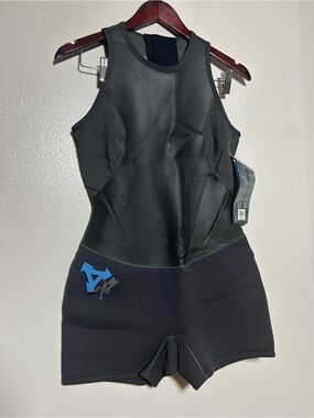 XCEL Women's Black Shorty Neoprene Wetsuit Suit - Black with Blue Logo Size 10